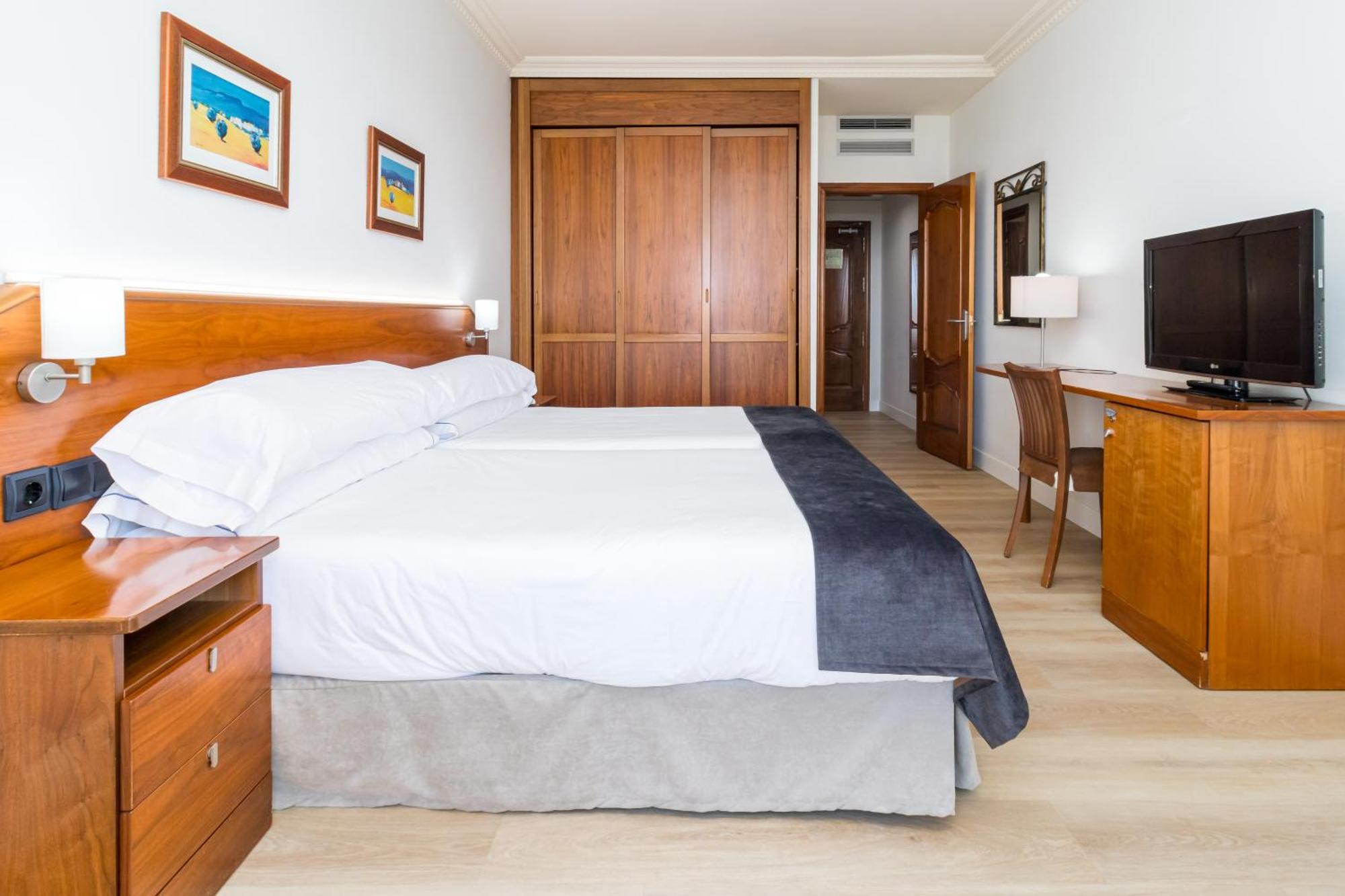 Hotel Milagros Golf Могро Экстерьер фото